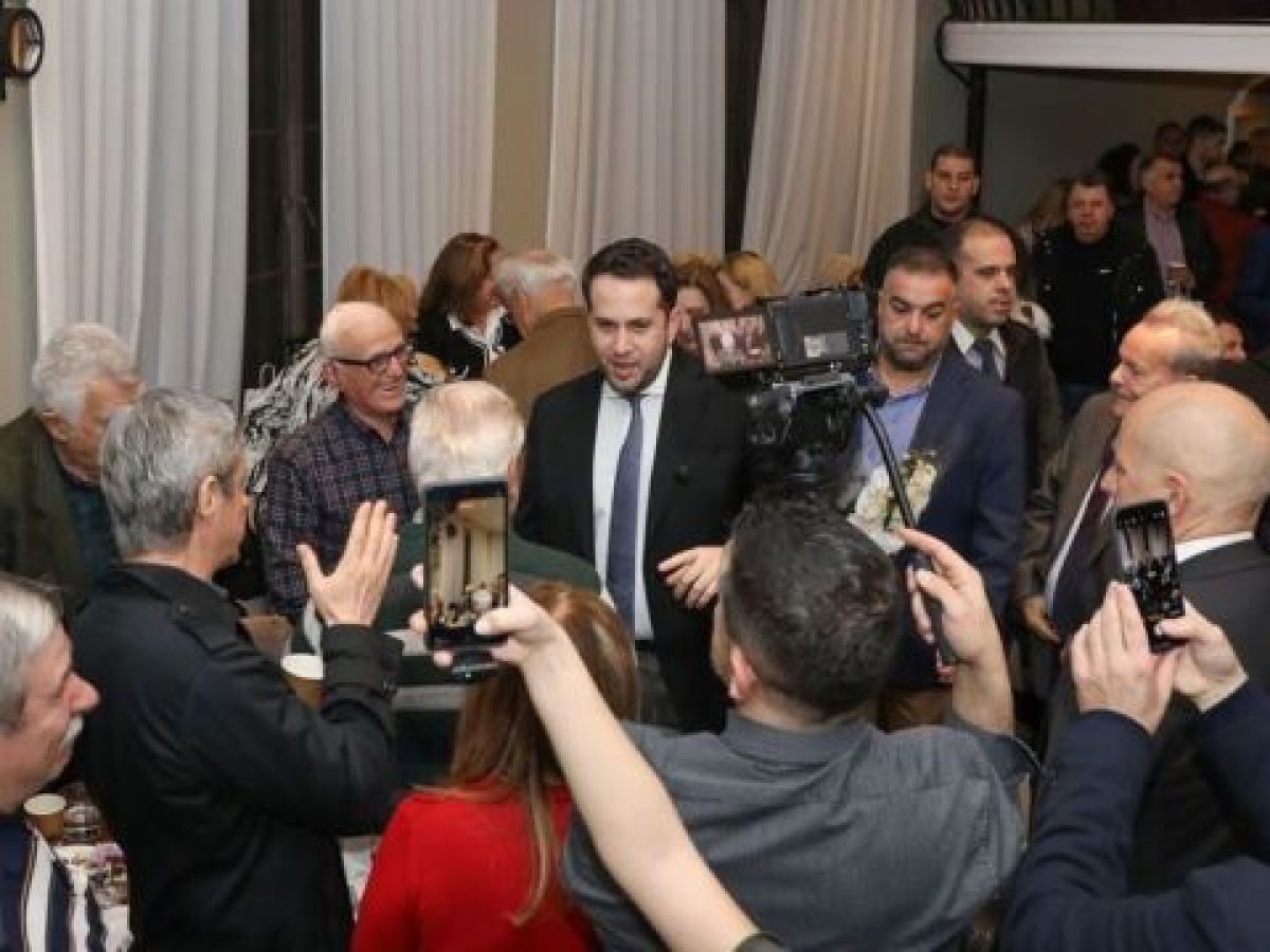 Το αδιαχώρητο στην κοπή πίτας του Όμηρου Τσάπαλου – Χατζηδάκης, Πανταζής, Πασχάλης και πλήθος κόσμου στην εκδήλωση (Εικόν