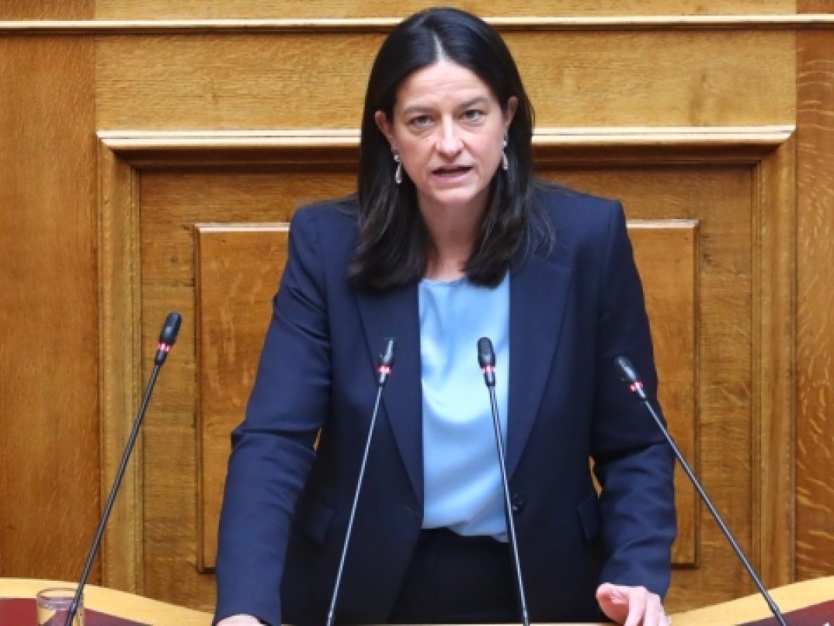 Το γάντι στην αντιπολίτευση πετά η Κεραμέως για το νομομοσχέδιο για την ενίσχυση των συλλογικών συμβάσεων