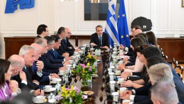 Το κατενάτσιο της κυβέρνησης – Στρατηγική αποφυγής του λάθους ως τις κάλπες και αντεπίθεση στην τελική ευθεία