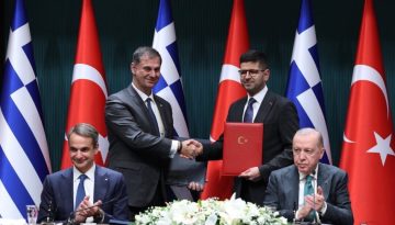 &Tau;&omicron; &pi;&lambda;&omicron;ύ&sigma;&iota;&omicron; &mu;&epsilon;&nu;&omicron;ύ &sigma;&tau;&omicron; &laquo;&Lambda;&epsilon;&upsilon;&kappa;ό &Pi;&alpha;&lambda;ά&tau;&iota;&raquo; &tau;&omicron;&upsilon; &Epsilon;&rho;&nu;&tau;&omicron;&gamma;ά&nu;