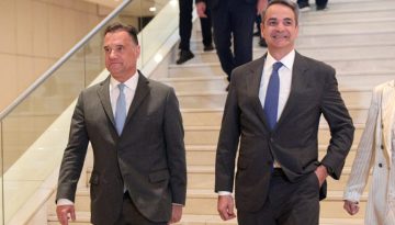&Tau;&omicron; &tau;&eta;&lambda;&epsilon;&phi;ώ&nu;&eta;&mu;&alpha; &Kappa;&upsilon;&rho;&iota;ά&kappa;&omicron;&upsilon; &sigma;&tau;&omicron;&nu; Ά&delta;&omega;&nu;&eta;, &eta; &sigma;&tau;ή&rho;&iota;&xi;&eta; &kappa;&alpha;&iota; &eta; &sigma;&upsilon;&mu;&beta;&omicron;&upsilon;&lambda;ή