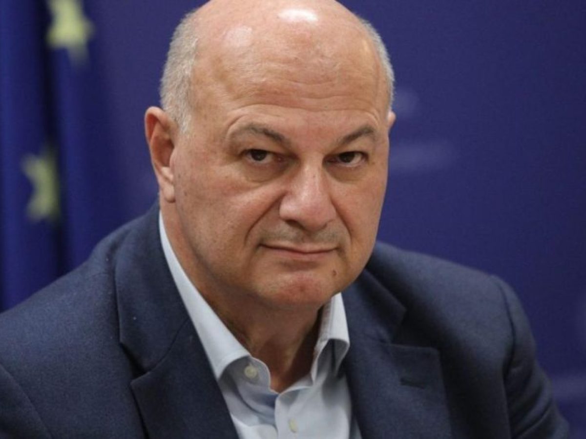 &Tau;&sigma;&iota;ά&rho;&alpha;&sigmaf;: &laquo;&Alpha;&nu;&alpha;&gamma;&kappa;&alpha;ί&omicron; &nu;&alpha; &sigma;&tau;&eta;&rho;&iota;&chi;&theta;&omicron;ύ&nu; &omicron;&iota;&kappa;&omicron;&nu;&omicron;&mu;&iota;&kappa;ά &omicron;&iota; &Epsilon;&upsilon;&rho;&omega;&pi;&alpha;ί&omicron;&iota; &alpha;&gamma;&rho;ό&tau;&epsilon;&sigmaf;&raquo;