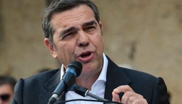 &Tau;&sigma;ί&pi;&rho;&alpha;&sigmaf; &gamma;&iota;&alpha; &Chi;ί&omicron;: &Tau;&omicron; &Alpha;&iota;&gamma;&alpha;ί&omicron; &gamma;ί&nu;&epsilon;&tau;&alpha;&iota; &tau;ά&phi;&omicron;&sigmaf; &gamma;&iota;&alpha; &laquo;&alpha;&nu;ώ&nu;&upsilon;&mu;&omicron;&upsilon;&sigmaf; &alpha;&pi;&epsilon;&lambda;&pi;&iota;&sigma;&mu;έ&nu;&omicron;&upsilon;&sigmaf;&raquo; &ndash; &Kappa;&alpha;&mu;ί&alpha; &sigma;&upsilon;&gamma;&kappa;ά&lambda;&upsilon;&psi;&eta;