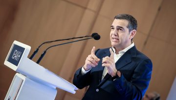 Τσίπρας: Οι προοδευτικές δυνάμεις πρέπει να αντισταθούμε