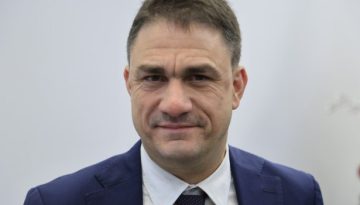 &Tau;&sigma;&omicron;&upsilon;&kappa;&alpha;&lambda;ά&sigmaf;: E&iota;&lambda;&eta;&mu;&mu;έ&nu;&eta; &alpha;&pi;ό&phi;&alpha;&sigma;&eta; &eta; &mu;&eta; &sigma;&upsilon;&nu;&epsilon;&rho;&gamma;&alpha;&sigma;ί&alpha; &mu;&alpha;&sigmaf; &mu;&epsilon; &tau;&eta; &Nu;έ&alpha; &Delta;&eta;&mu;&omicron;&kappa;&rho;&alpha;&tau;ί&alpha;