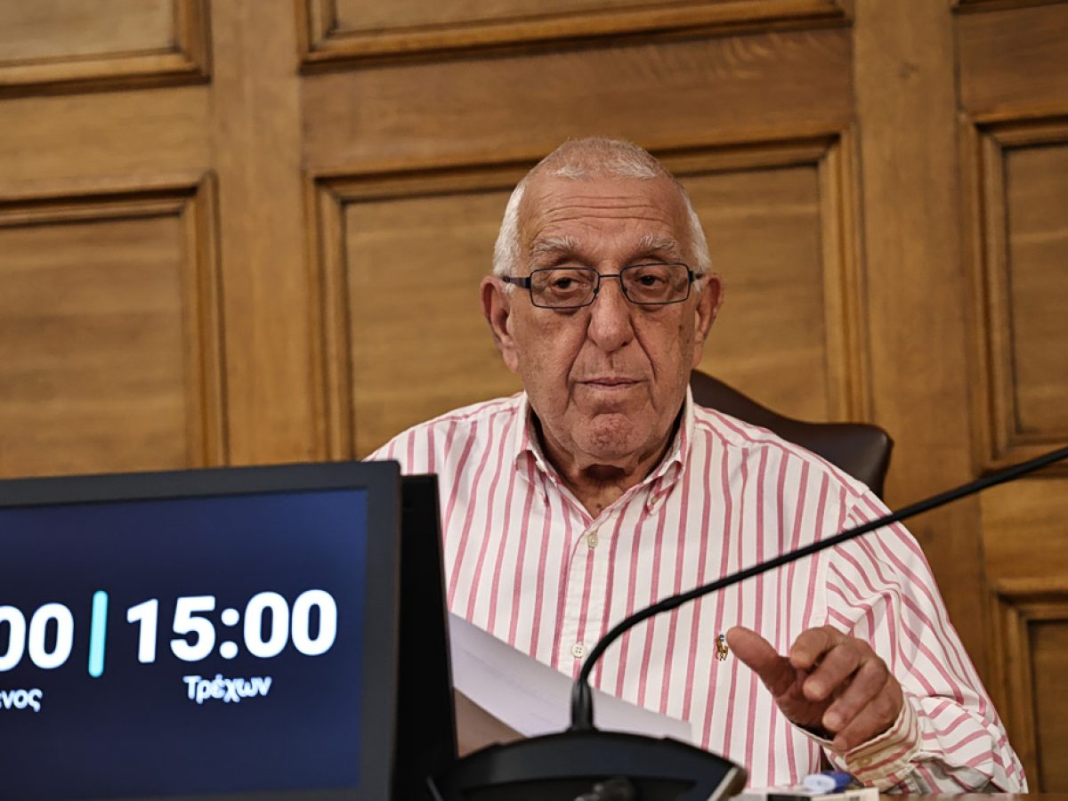 Βουλή: Παραδόθηκε στον Νικ. Κακλαμάνη το πόρισμα της Εξεταστικής για τον ΟΠΕΚΕΠΕ