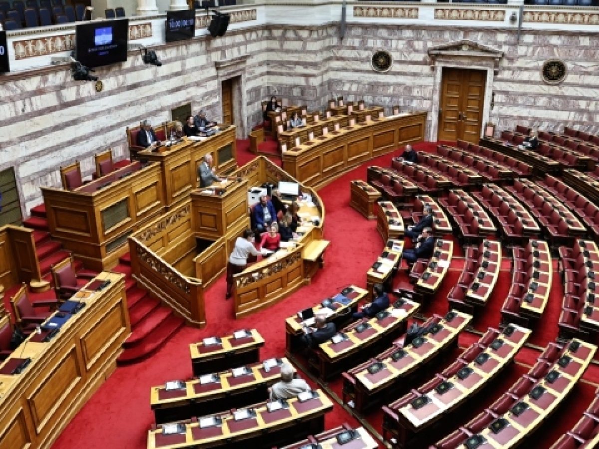 Βουλή: Πολιτική σύγκρουση στην Ολομέλεια για τη συνάντηση Μητσοτάκη – Ερντογάν