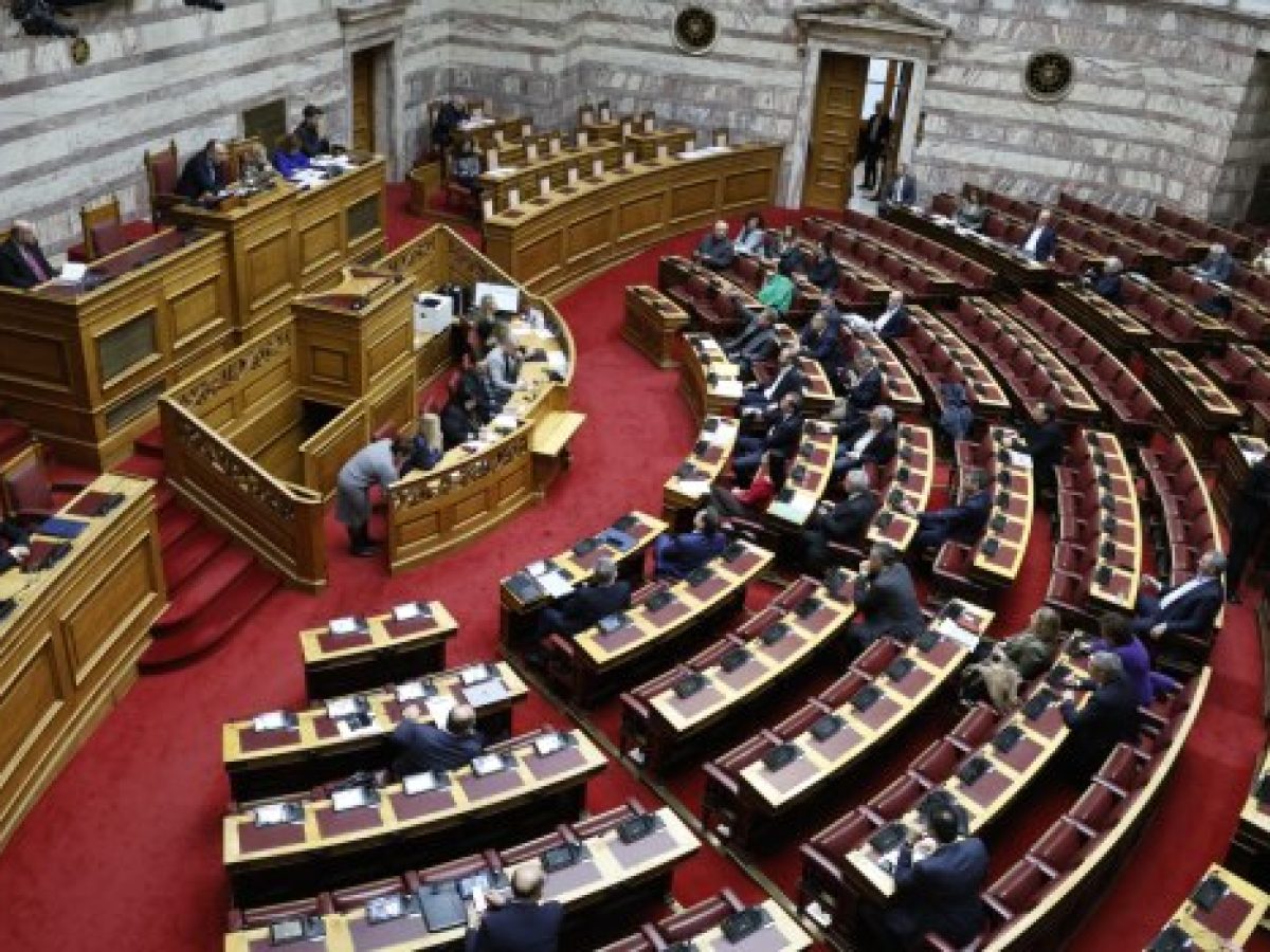 Βουλή: Βαρύ το κλίμα στη συζήτηση για το μεταναστευτικό ν/σ – Αντιπολιτευτικό σφυροκόπημα στον απόηχο της τραγωδίας