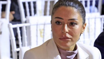 &Xi;έ&phi;&upsilon;&gamma;&epsilon; &alpha;&kappa;&rho;&omicron;&delta;&epsilon;&xi;&iota;ά &eta; &laquo;&kappa;&alpha;&tau;&alpha;&delta;&upsilon;ό&mu;&epsilon;&nu;&eta; &ndash; &sigma;&tau;&alpha; &gamma;&kappa;ά&lambda;&omicron;&pi; &ndash; &Alpha;&phi;&rho;&omicron;&delta;ί&tau;&eta;&raquo;