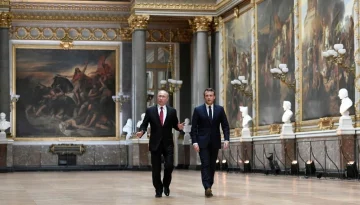 «Ξεπαγώνει» η σχέση Γαλλίας – Ρωσίας: Στη Μόσχα ανώτατος σύμβουλος του Μακρόν