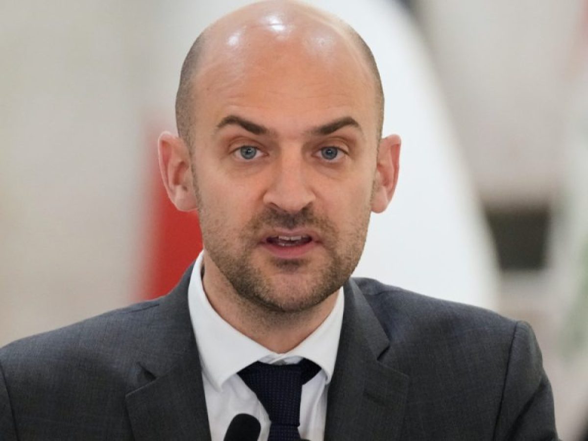 Ζαν Νοέλ Μπαρό: «Δεδομένο ότι ο Πούτιν δηλητηρίασε τον Ναβάλνι με τοξίνη από βάτραχο του Εκουαδόρ»