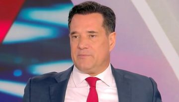 Άδωνις για Ζωή: «Πήγε με robe de chambre να μου κάνει μήνυση»