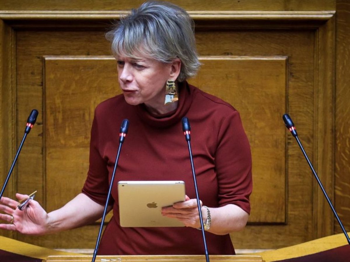 Ακρίτα για Καρανίκα: «Ας του δώσει κάποιος μια θεσούλα στην κυβέρνηση, να ηρεμήσει ο λακές του Άδωνι»