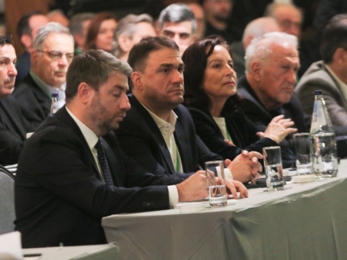 Αναστολή κομματικής ιδιότητας για στελέχη που ελέγχονται από τη δικαιοσύνη αποφάσισε το ΠΑΣΟΚ – Σφοδρή επίθεση σε ΝΔ και