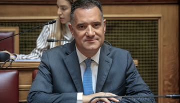 Ανεπιθύμητος! Αποπομπή του Άδωνη Γεωργιάδη ζητούν γιατροί,νοσηλευτές και υγειονομικοί – Μαζεύουν υπογραφές ζητώντας του ν
