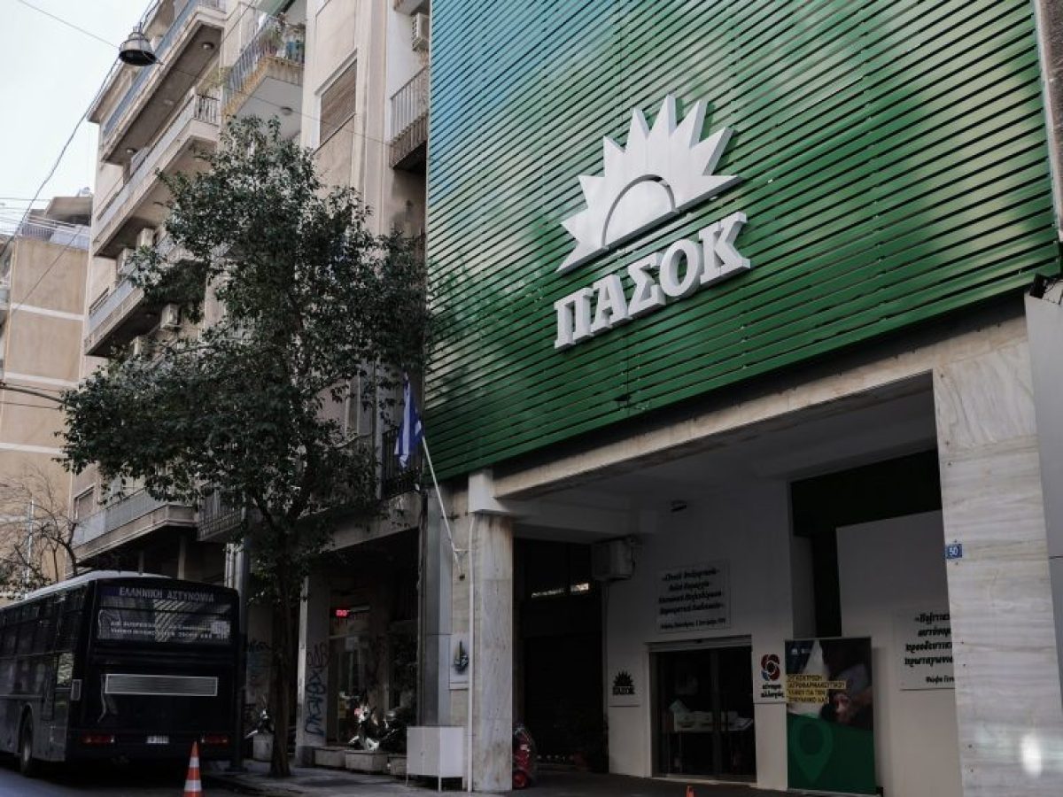 Ανεβάζει ντεσιμπέλ το ΠΑΣΟΚ – Προσπάθεια απεμπλοκής από τα σκάνδαλα με αποστάσεις από Παναγόπουλο και Τασούλα Χατζηδάκη