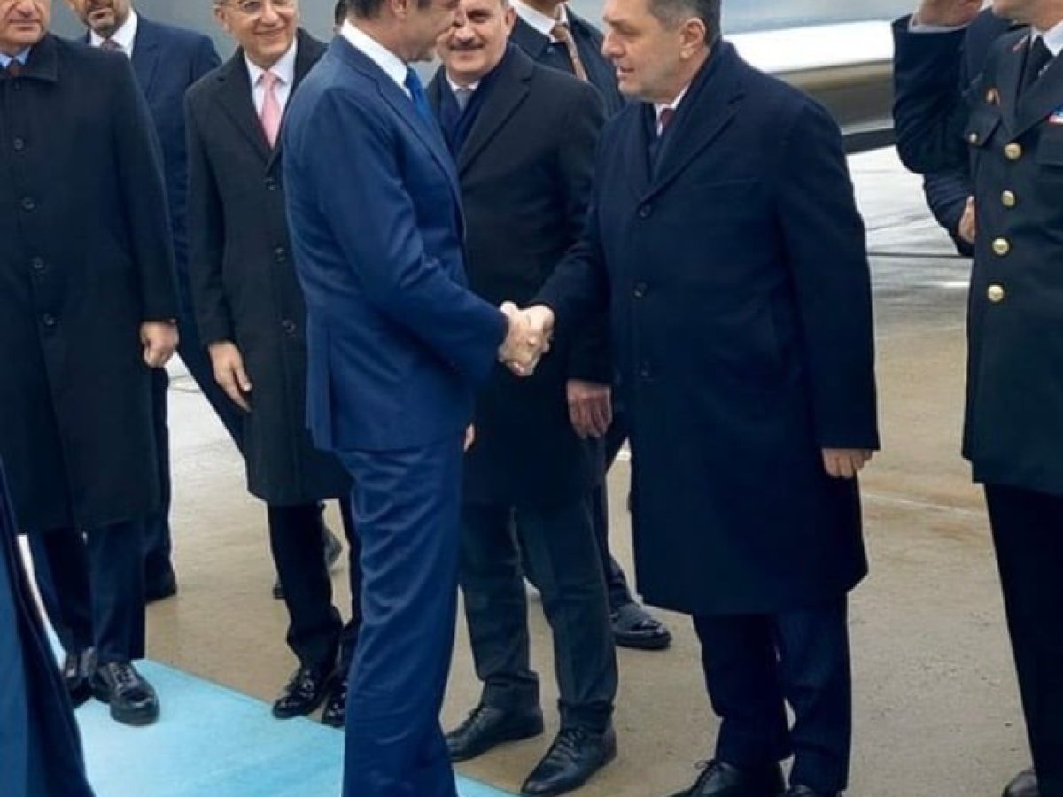 Αντιδράσεις βουλευτών της ΝΔ για την ασυνήθιστη σύνθεση των αξιωματούχων στην υποδοχή του πρωθυπουργού στην Άγκυρα