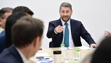 &Alpha;&nu;&delta;&rho;&omicron;&upsilon;&lambda;ά&kappa;&eta;&sigmaf;: &Delta;&epsilon;&nu; &alpha;&xi;ί&zeta;&epsilon;&iota; &sigma;&tau;&omicron;&nu; &lambda;&alpha;ό &tau;&omicron; &delta;&iota;&epsilon;&phi;&theta;&alpha;&rho;&mu;έ&nu;&omicron; &sigma;ύ&sigma;&tau;&eta;&mu;&alpha; &epsilon;&xi;&omicron;&upsilon;&sigma;ί&alpha;&sigmaf; &tau;&omicron;&upsilon; &Mu;&alpha;&xi;ί&mu;&omicron;&upsilon; &ndash; &Omicron;&iota; &mu;ά&sigma;&kappa;&epsilon;&sigmaf; έ&pi;&epsilon;&sigma;&alpha;&nu;