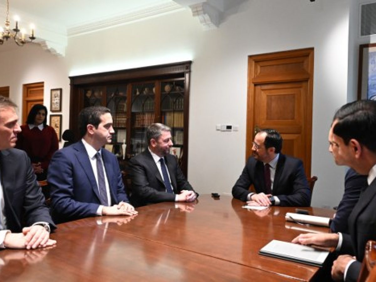 &Alpha;&nu;&delta;&rho;&omicron;&upsilon;&lambda;ά&kappa;&eta;&sigmaf; &sigma;&epsilon; &Chi;&rho;&iota;&sigma;&tau;&omicron;&delta;&omicron;&upsilon;&lambda;ί&delta;&eta;: &Kappa;&alpha;&mu;ί&alpha; &sigma;&upsilon;&mu;&mu;&epsilon;&tau;&omicron;&chi;ή &sigma;&tau;&omicron;&nu; &pi;ό&lambda;&epsilon;&mu;&omicron; &ndash; &Eta; &epsilon;&upsilon;&rho;&omega;&pi;&alpha;ϊ&kappa;ή &alpha;&lambda;&lambda;&eta;&lambda;&epsilon;&gamma;&gamma;ύ&eta; &epsilon;&iota;&kappa;&omicron;&nu;&omicron;&pi;&omicron;&iota;ή&theta;&eta;&kappa;&epsilon; &sigma;&tau;&eta;&nu; &Kappa;ύ&pi;&rho;&omicron;