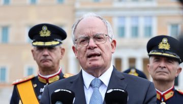 25&eta; &Mu;&alpha;&rho;&tau;ί&omicron;&upsilon;: &Tau;&alpha; &mu;&eta;&nu;ύ&mu;&alpha;&tau;&alpha; &tau;&eta;&sigmaf; &pi;&omicron;&lambda;&iota;&tau;&iota;&kappa;ή&sigmaf; &eta;&gamma;&epsilon;&sigma;ί&alpha;&sigmaf; &gamma;&iota;&alpha; &tau;&eta;&nu; &Epsilon;&theta;&nu;&iota;&kappa;ή &Epsilon;&omicron;&rho;&tau;ή