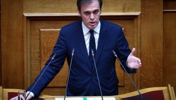 Eurovision&hellip; &sigma;&tau;&eta; &Beta;&omicron;&upsilon;&lambda;ή: &Omicron; &Mu;ά&nu;&tau;&zeta;&omicron;&sigmaf; &laquo;&tau;&rho;&alpha;&gamma;&omicron;ύ&delta;&eta;&sigma;&epsilon;&raquo; &tau;&omicron; &laquo;Ferto&raquo; &tau;&omicron;&upsilon; &Omicron;&Pi;&Epsilon;&Kappa;&Epsilon;&Pi;&Epsilon;