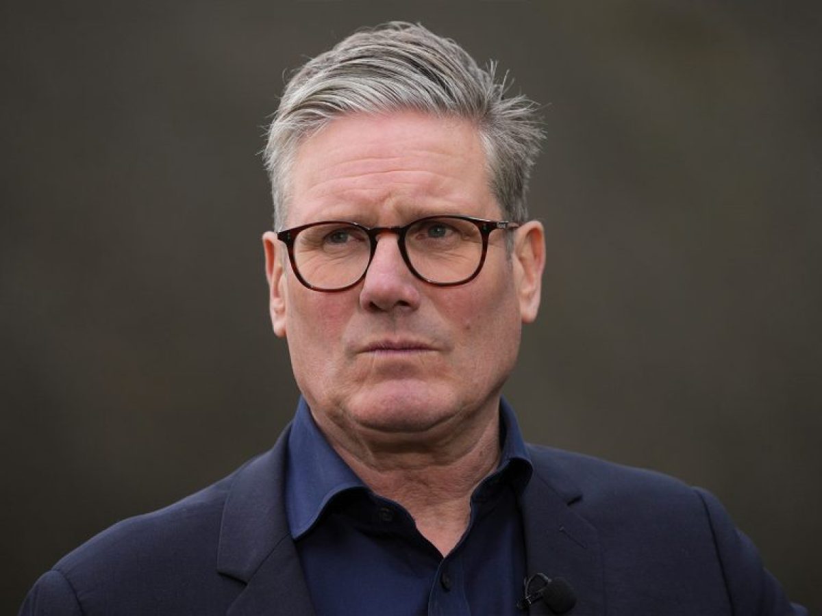 Keir Starmer: Ναι στη χρήση βάσεων από τις ΗΠΑ – Όχι σε επιθετικές επιχειρήσεις κατά Ιράν