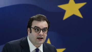 Live: H &epsilon;&xi;&epsilon;&iota;&delta;ί&kappa;&epsilon;&upsilon;&sigma;&eta; &tau;&omega;&nu; &mu;έ&tau;&rho;&omega;&nu; &sigma;&tau;ή&rho;&iota;&xi;&eta;&sigmaf; &lambda;ό&gamma;&omega; &tau;&omega;&nu; &epsilon;&pi;&iota;&pi;&tau;ώ&sigma;&epsilon;&omega;&nu; &tau;&omicron;&upsilon; &pi;&omicron;&lambda;έ&mu;&omicron;&upsilon;