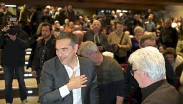 Tώ&rho;&alpha;, &omicron; &Alpha;&lambda;έ&xi;&eta;&sigmaf; &beta;&iota;ά&zeta;&epsilon;&tau;&alpha;&iota;