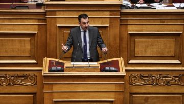 Χαρίτσης: «Η επέμβαση ΗΠΑ-Ισραήλ στο Ιράν είναι η ταφόπλακα του διεθνούς δικαίου»