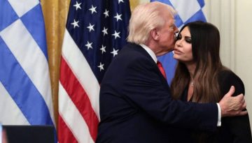 Χωρίς κυβερνητική εκπροσώπηση η 25η Μαρτίου στο Λευκό Οίκο