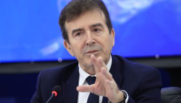 &Chi;&rho;&upsilon;&sigma;&omicron;&chi;&omicron;ΐ&delta;&eta;&sigmaf;: &Pi;&alpha;&rho;&alpha;&kappa;&omicron;&lambda;&omicron;&upsilon;&theta;&omicron;ύ&nu;&tau;&alpha;&iota; ύ&pi;&omicron;&pi;&tau;&omicron;&iota; &gamma;&iota;&alpha; &sigma;&chi;έ&sigma;&epsilon;&iota;&sigmaf; &mu;&epsilon; &tau;&omicron; &Iota;&rho;ά&nu;