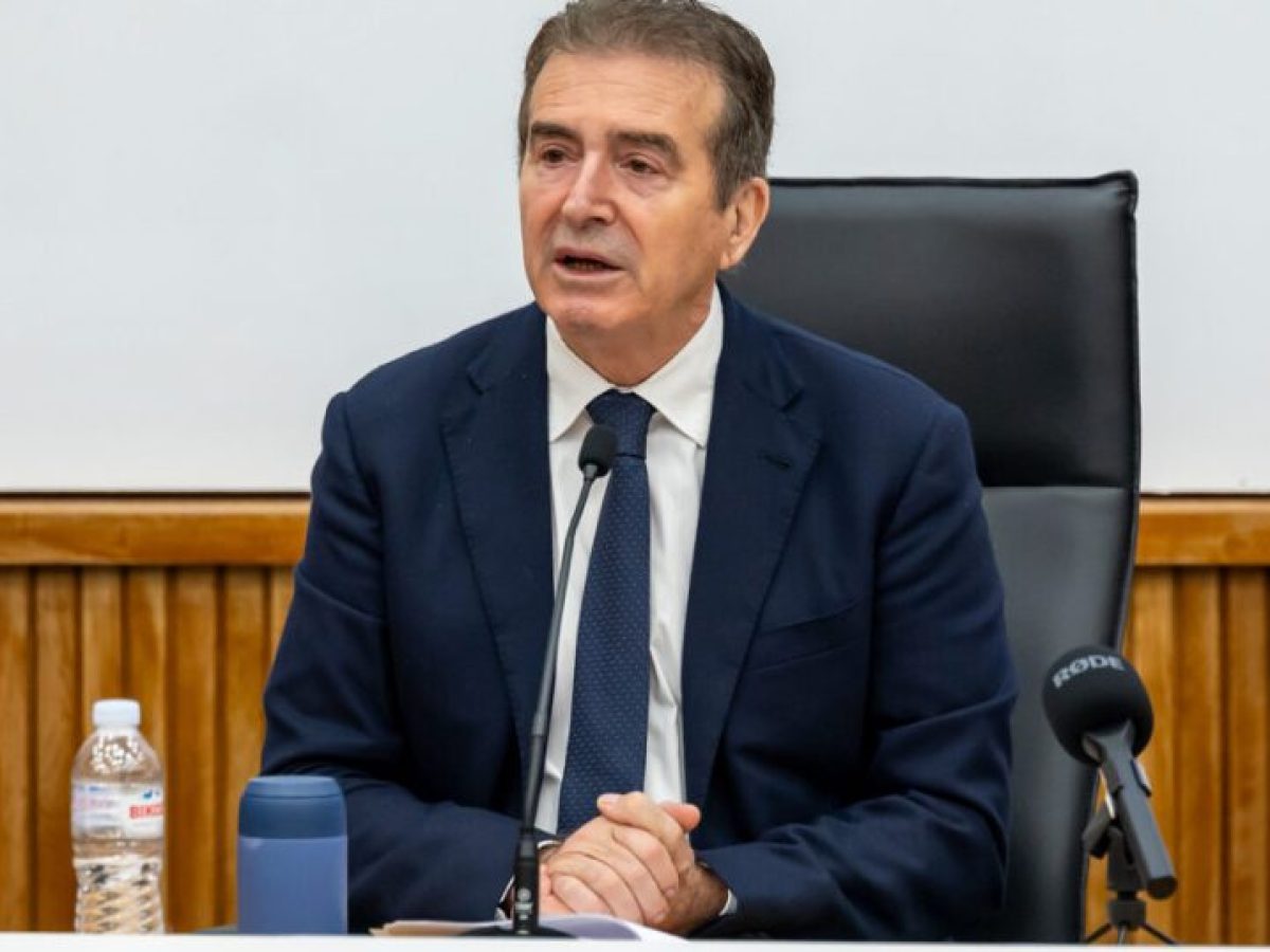 Χρυσοχοΐδης: «Σύντομα απαντήσεις» για τη δολοφονία του 20χρονου – Έρχονται πρόστιμα από έξυπνες κάμερες