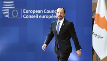 Χριστοδουλίδης: Ανακοίνωσε πακέτο οκτώ μέτρων για στήριξη νοικοκυριών και επιχειρήσεων στην Κύπρο – Στόχος να μειωθεί το