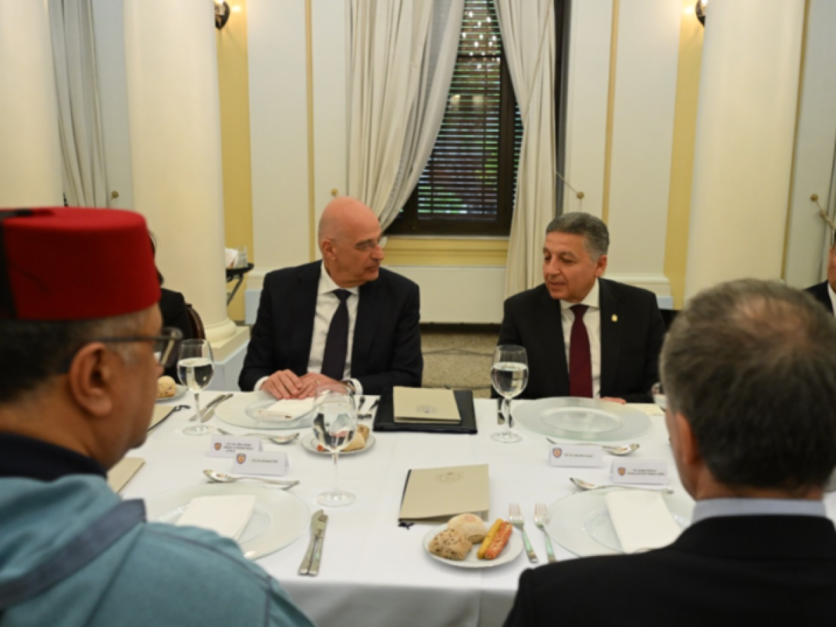 Δένδιας: Γέφυρες συνεργασίας με τον αραβικό και μουσουλμανικό κόσμο