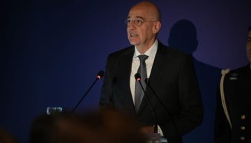 Δένδιας για εξοπλισμούς: Είμαστε υποχρεωμένοι να επενδύσουμε στην αμυντική μας δυνατότητα