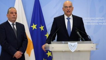 &Delta;έ&nu;&delta;&iota;&alpha;&sigmaf;: &Gamma;&iota;&alpha; &tau;&eta;&nu; &Epsilon;&lambda;&lambda;ά&delta;&alpha;, &gamma;&iota;&alpha; &tau;&eta;&nu; &epsilon;&lambda;&lambda;&eta;&nu;&iota;&kappa;ή &kappa;&omicron;&iota;&nu;&omega;&nu;ί&alpha;, &gamma;&iota;&alpha; &tau;&omicron; έ&theta;&nu;&omicron;&sigmaf;, &eta; &Kappa;ύ&pi;&rho;&omicron;&sigmaf; &delta;&epsilon;&nu; &kappa;&epsilon;ί&tau;&alpha;&iota; &mu;&alpha;&kappa;&rho;ά&nu;