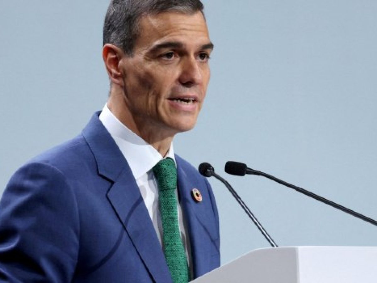 Δεξιοί και ακροκεντρώοι την πέφτουν στον Σάντσεθ την ώρα που η μισή Ε.Ε. έχει στρατιωτικές εμπορικές σχέσεις με την Τουρκ