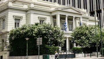 &Delta;&iota;&alpha;&rho;&rho;&omicron;ή &pi;&rho;&omicron;&sigma;&omega;&pi;&iota;&kappa;ώ&nu; &delta;&epsilon;&delta;&omicron;&mu;έ&nu;&omega;&nu; &Epsilon;&lambda;&lambda;ή&nu;&omega;&nu; &alpha;&pi;ό &tau;&omicron; &Upsilon;&Pi;&Epsilon;&Xi; &ndash; &Pi;&alpha;&rho;&alpha;&delta;έ&chi;&theta;&eta;&kappa;&epsilon; &tau;&omicron; &lambda;ά&theta;&omicron;&sigmaf; &tau;&omicron; &upsilon;&pi;&omicron;&upsilon;&rho;&gamma;&epsilon;ί&omicron;