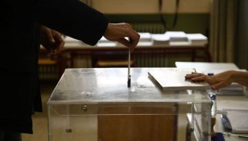 Δημοσκόπηση ALCO: Το 50% δεν εκφράζεται από κάποιο κόμμα – «Χάνουν έδαφος» Τσίπρας και Καρυστιανού