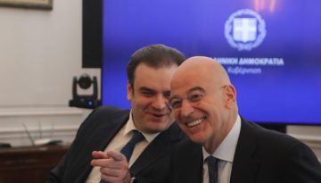 Δημοσκόπηση Alco: Δένδιας και Πιερρακάκης οι δημοφιλέστεροι υπουργοί – Συγκάλυψη βλέπουν οι πολίτες στα Τέμπη