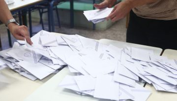 &Delta;&eta;&mu;&omicron;&sigma;&kappa;ό&pi;&eta;&sigma;&eta; Interview: &Sigma;&tau;&omicron; 15,7% &eta; &laquo;&psi;&alpha;&lambda;ί&delta;&alpha;&raquo; &Nu;&Delta; &kappa;&alpha;&iota; &Pi;&Alpha;&Sigma;&Omicron;&Kappa; &ndash; &Mu;&epsilon;&iota;ώ&nu;&epsilon;&tau;&alpha;&iota; &eta; &delta;&upsilon;&nu;&alpha;&mu;&iota;&kappa;ή &Kappa;&alpha;&rho;&upsilon;&sigma;&tau;&iota;&alpha;&nu;&omicron;ύ
