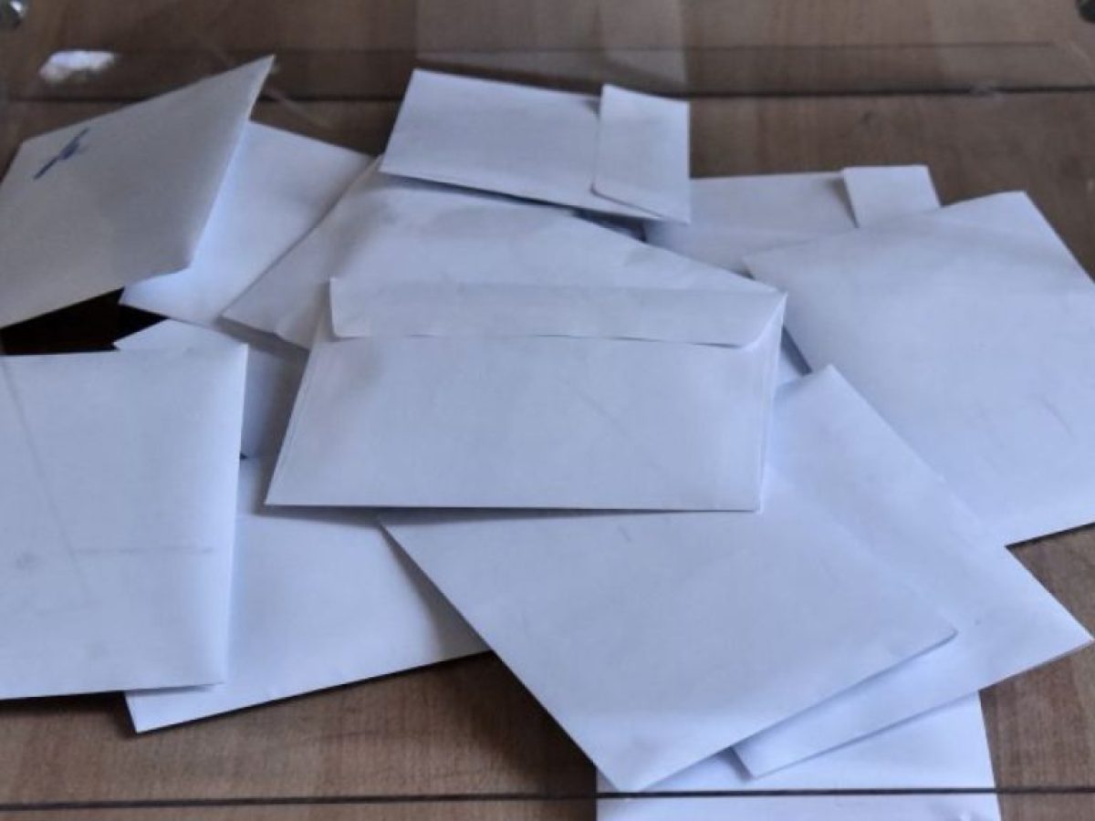 Δημοσκόπηση Opinion Poll: Στις 19,5 μονάδες η διαφορά της ΝΔ από το ΠΑΣΟΚ στην εκτίμηση ψήφου