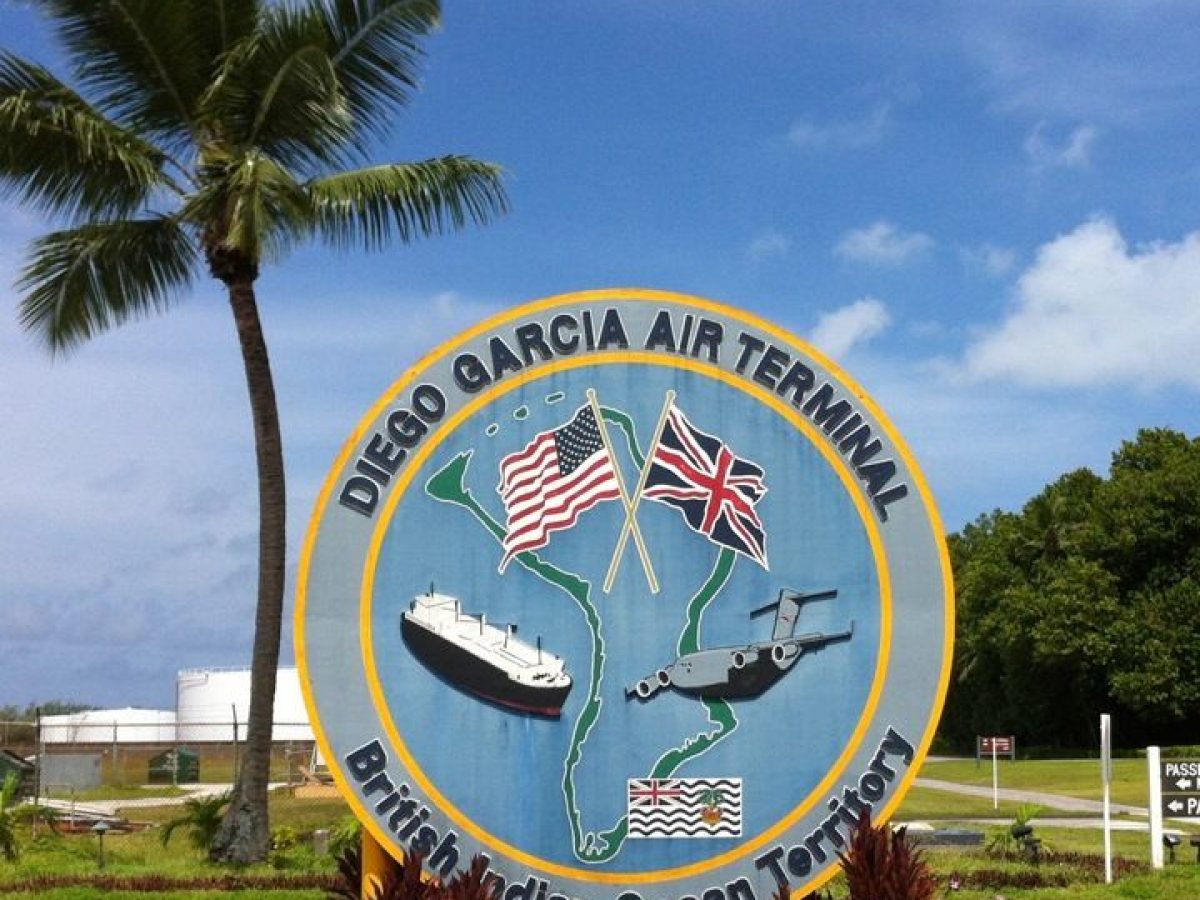 Δύο βαλλιστικούς πυραύλους μέσου βεληνεκούς εξαπέλυσε το Ιράν προς τη Βάση  Ντιέγκο Γκαρσία,