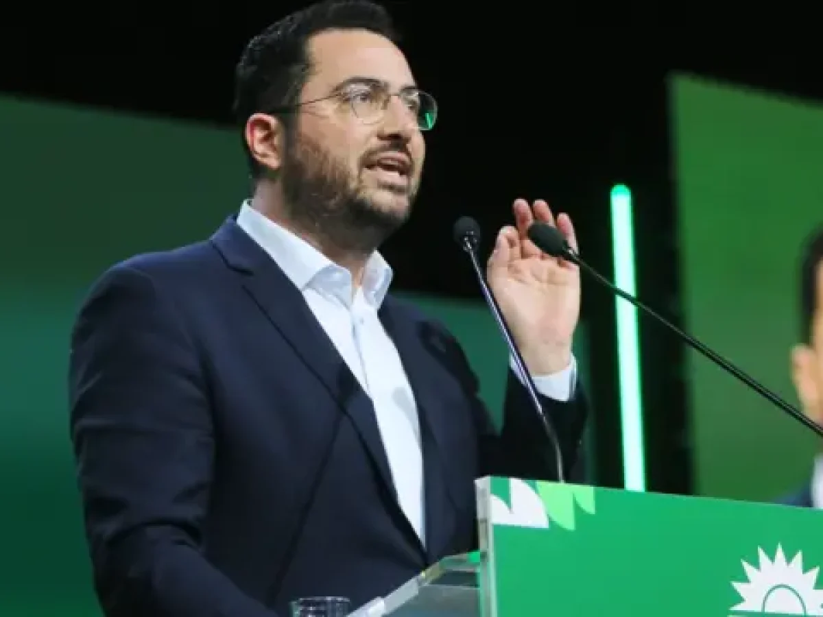 &Alpha;&nu;&delta;&rho;έ&alpha;&sigmaf; &Sigma;&pi;&upsilon;&rho;ό&pi;&omicron;&upsilon;&lambda;&omicron;&sigmaf;: &Omicron; &ldquo;&alpha;&rho;&chi;&iota;&tau;έ&kappa;&tau;&omicron;&nu;&alpha;&sigmaf;&rdquo; &tau;&eta;&sigmaf; &epsilon;&pi;&iota;&tau;&upsilon;&chi;ί&alpha;&sigmaf; &tau;&omicron;&upsilon; &pi;&rho;&omicron;&epsilon;&delta;&rho;&iota;&kappa;&omicron;ύ &mu;&pi;&lambda;&omicron;&kappa; &sigma;&tau;&omicron; &Sigma;&upsilon;&nu;έ&delta;&rho;&iota;&omicron; &tau;&omicron;&upsilon; &Pi;&Alpha;&Sigma;&Omicron;&Kappa;
