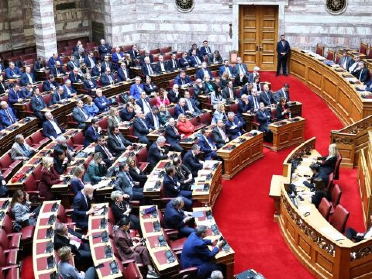 Επιστολική ψήφος: “Παρών” από τον ΣΥΡΙΖΑ – Θρίλερ για την εξεύρεση των 200 ψήφων