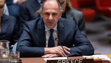 Γεραπετρίτης: Πάνω από 2.000 πολίτες επέστρεψαν από την εμπόλεμη ζώνη, η δυσκολότερη συγκυρία μετά τον Β’