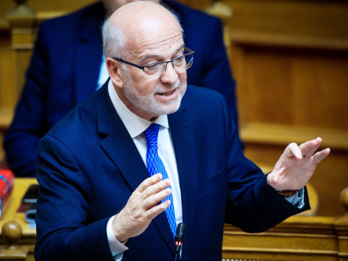 Η απάντηση του Φλωρίδη στους συγγενείς: Η αίθουσα της δίκης για τα Τέμπη είναι μια οργανωμένη κατάσταση που δε