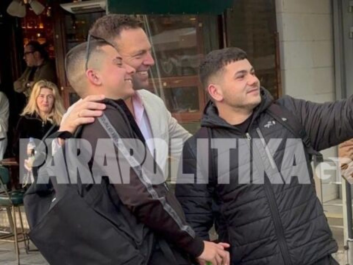 Μάθημα περιβαλλοντικής ευαισθησίας από τον Στέφανο Κασσελάκη: Η επιθυμία νεαρών για selfie, η γόπα από το τσιγ