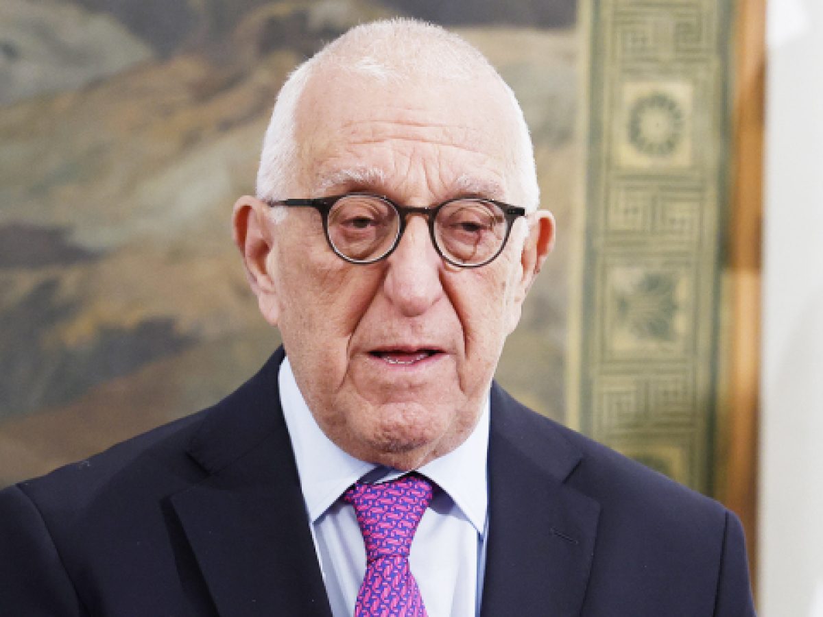 Νικήτας Κακλαμάνης: Εγκαινίασε την έκθεση “Sector 2: Λευκωσία” – “Να αναρωτηθούμε πώς η μνήμη μ