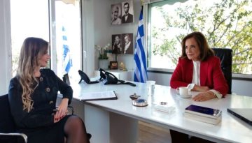 Ντόρα Μπακογιάννη στην ΚΡΗΤΗ Tv: “Όσοι κάνουν χρήση του ονόματός μου δεν περνάνε καλά” – Τι λέει για